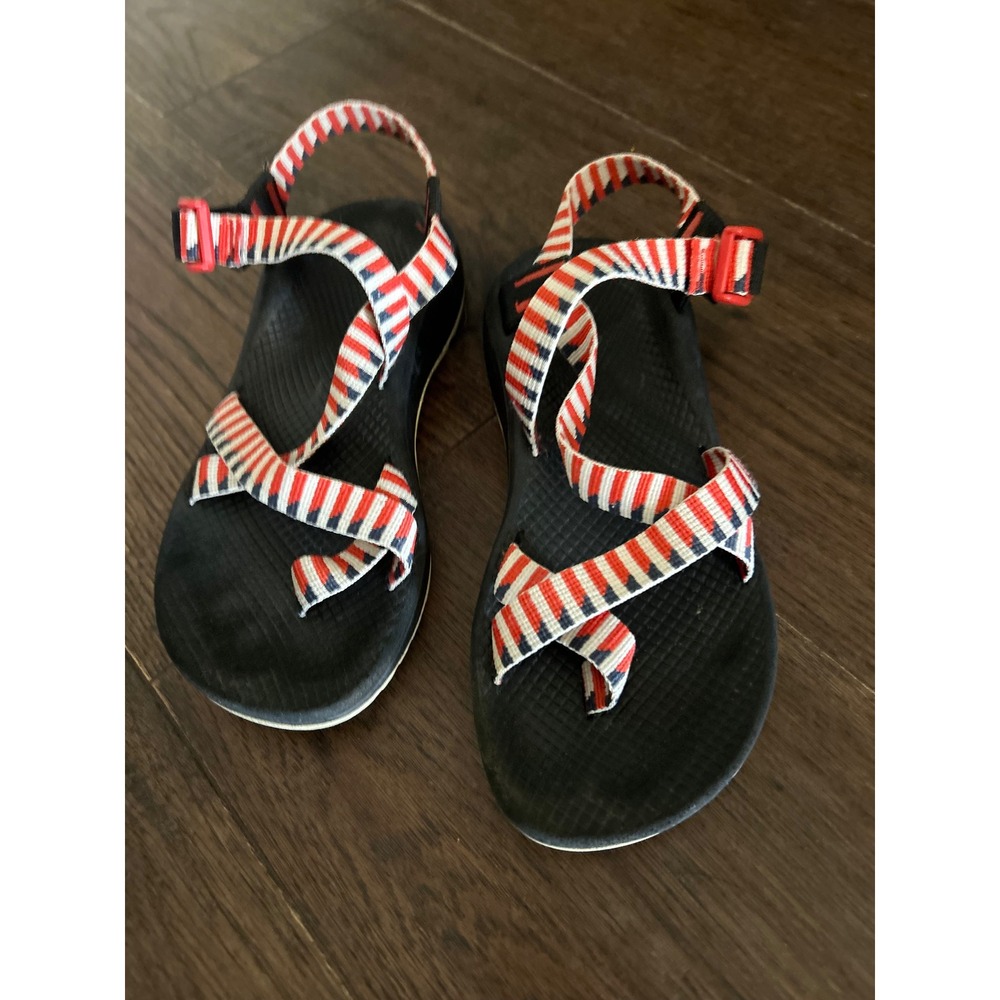 Chaco Z/Cloud 2 Womens 8 Red White Blue Striped Athletic Sandal Toe Loop J107182